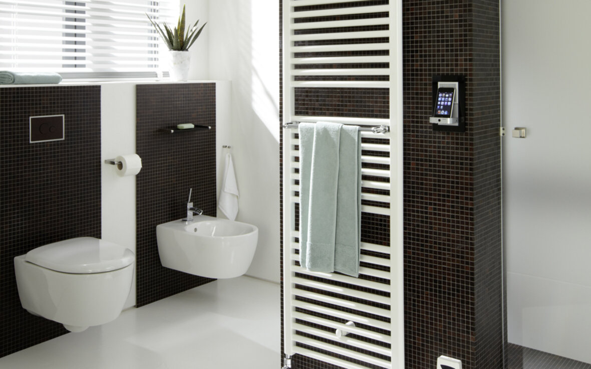 Moderne Badezimmer punkten mit frei hängenden Wand-WCs –  JACKOBOARD® Sabo sorgt für die einfache Montage