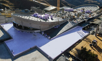 Das Umkehrdach wird zur Skipiste - Sportzentrum Val Thorens erhält zum 50-jährigen Bestehen ein neues, spektakuläres Gesicht