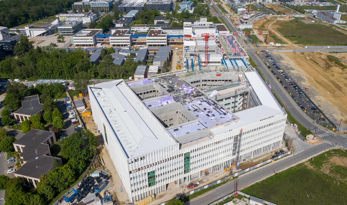 Universität Paris-Saclay: Überzeugende Ökoeffizienz und Kosteneffizienz - JACKODUR® für Umkehrdächer auf Uni-Neubau