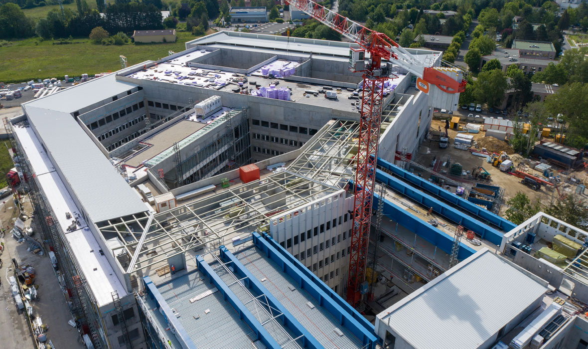 Universität Paris-Saclay: Überzeugende Ökoeffizienz und Kosteneffizienz - JACKODUR® für Umkehrdächer auf Uni-Neubau