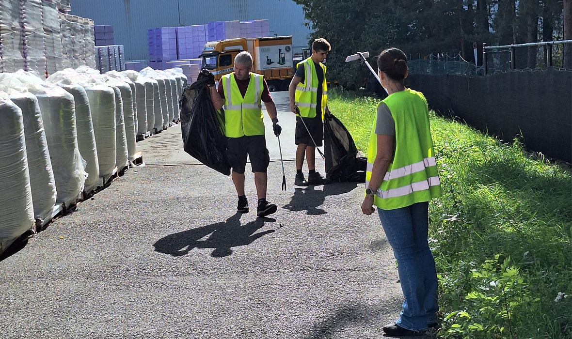 Wir räumen auf!  Teams von JACKON by BEWI beteiligen sich am World Cleanup Day