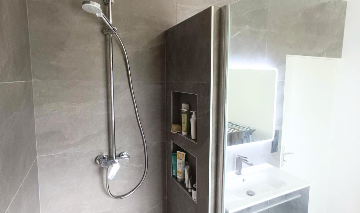 JACKOBOARD® Live-Webinare 2026:  Barrierefreie Bäder schneller, leichter und sicherer realisieren