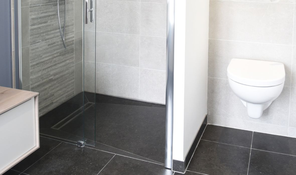 JACKOBOARD® Live-Webinare 2026:  Barrierefreie Bäder schneller, leichter und sicherer realisieren