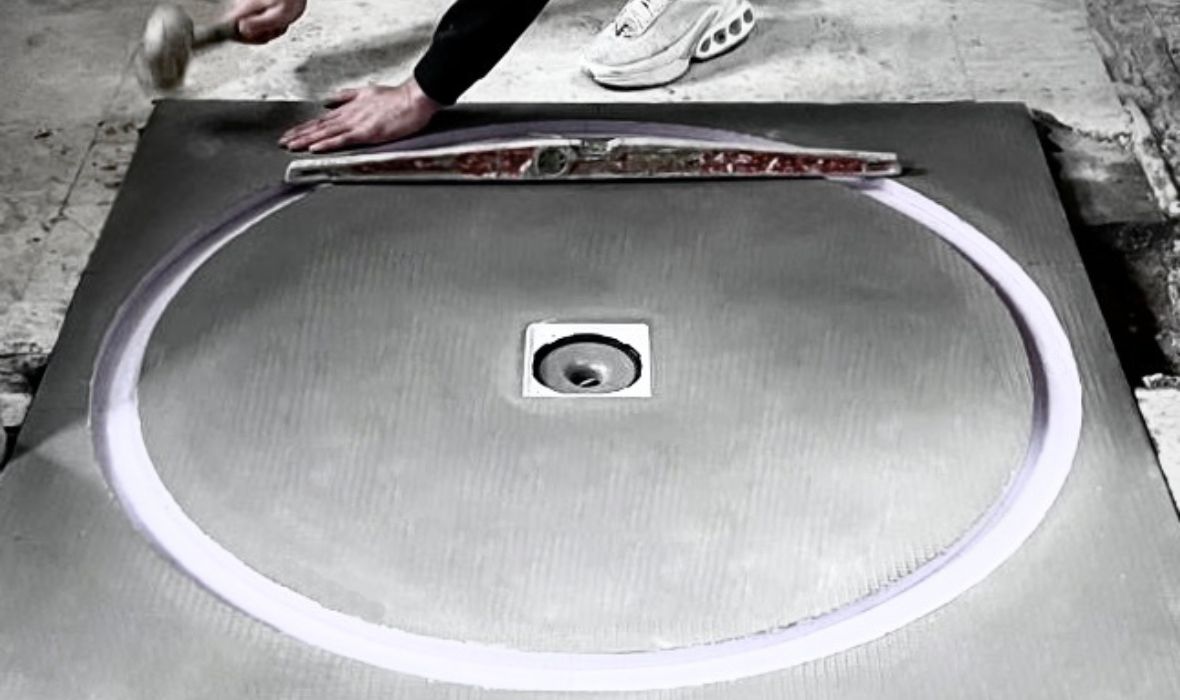 Clever gelöst: Bad mit Runddusche, Waschtisch und WC auf nur 4,35 m2