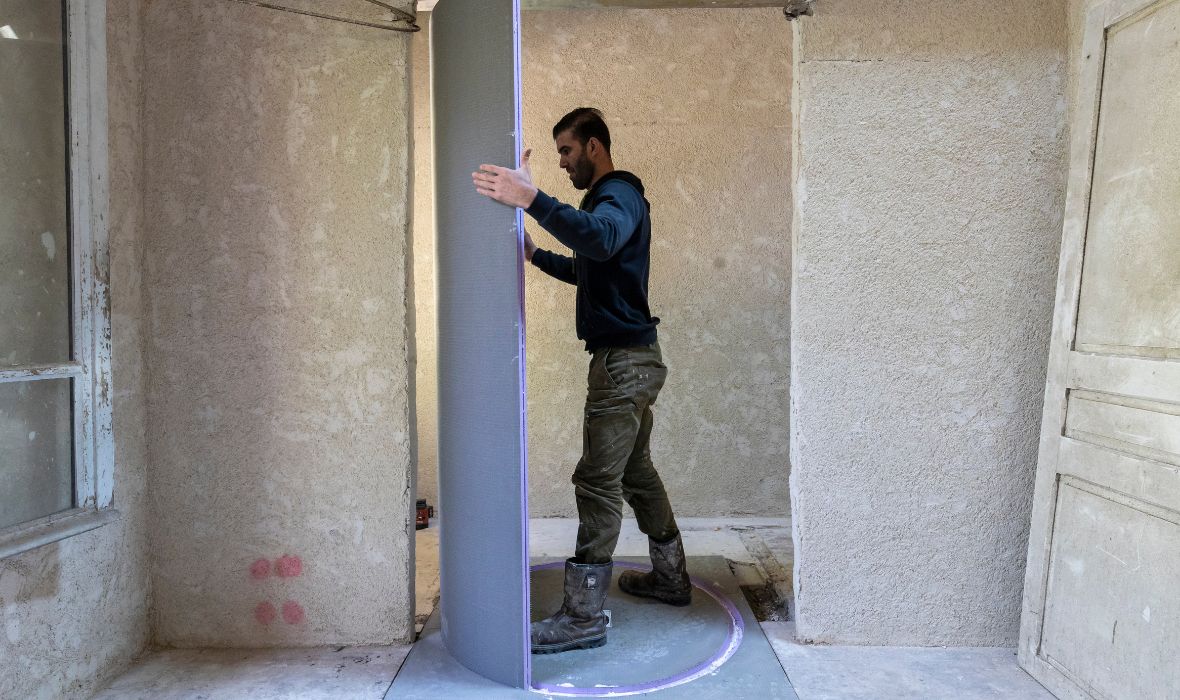 Clever gelöst: Bad mit Runddusche, Waschtisch und WC auf nur 4,35 m2