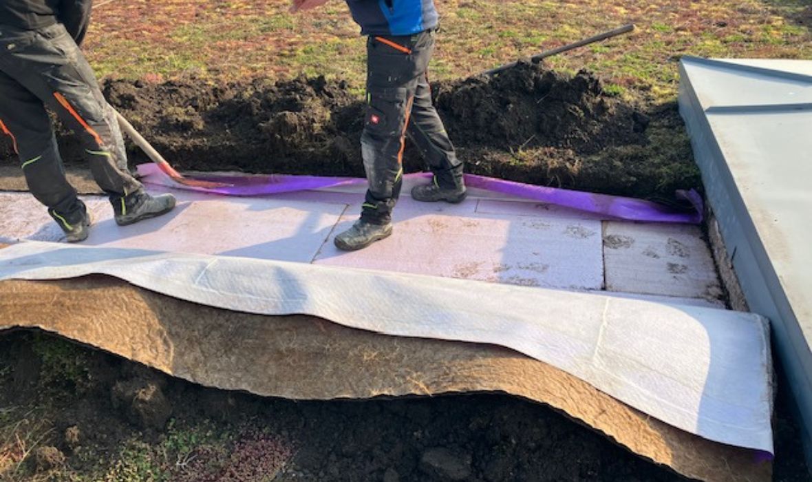 Langzeitprüfung im begrünten Umkehrdach: FIW bestätigt stabile Wärmeleitfähigkeit von 0,032 W/(m·k) bei JACKODUR® EVO